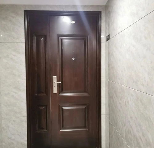 新房装修，入户门要换掉吗？听内行一说，庆幸知道得及时